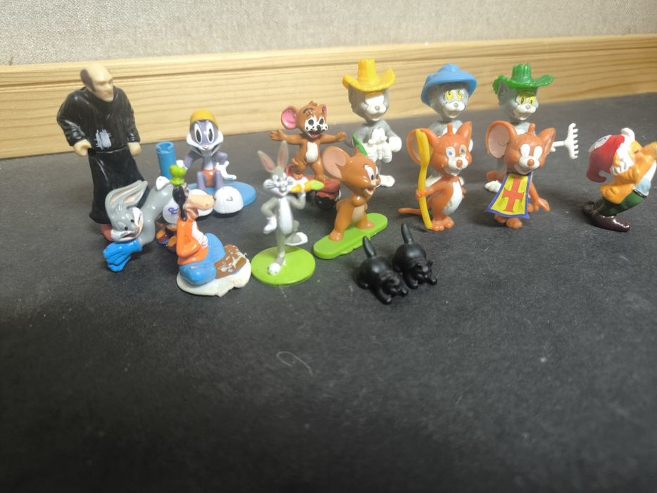 Bonecos Coleção Personagens Diversos
Conjunto de bonecos colecionáveis