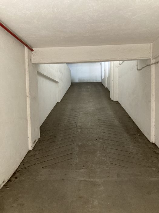 Lugar de garagem na  Rua dos arneiros (benfica)