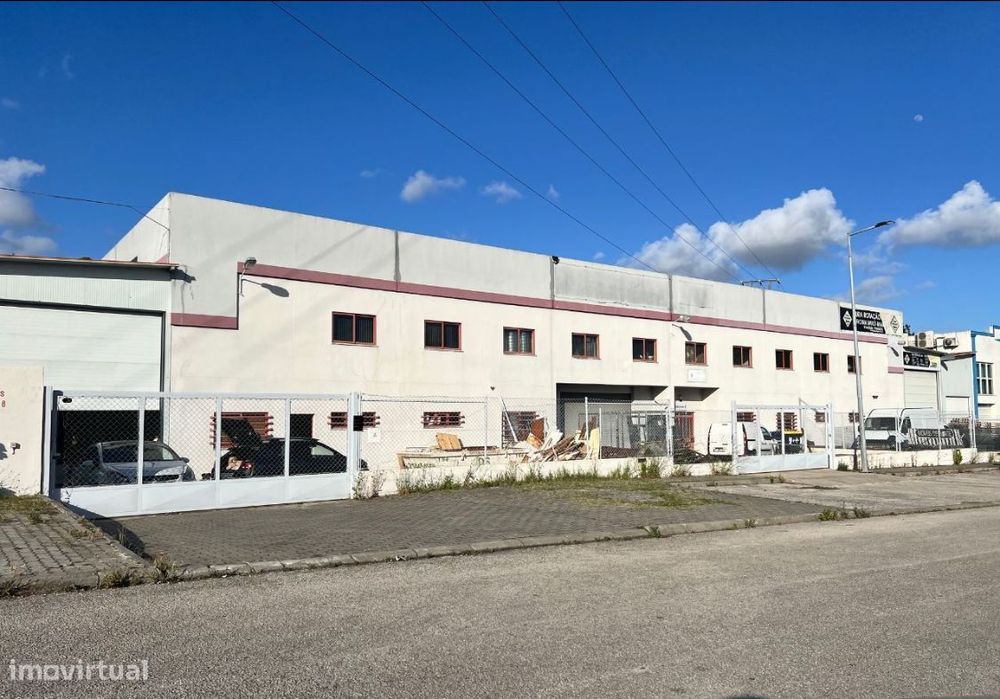 Espetacular Armanzem 500 m2 arrendamento