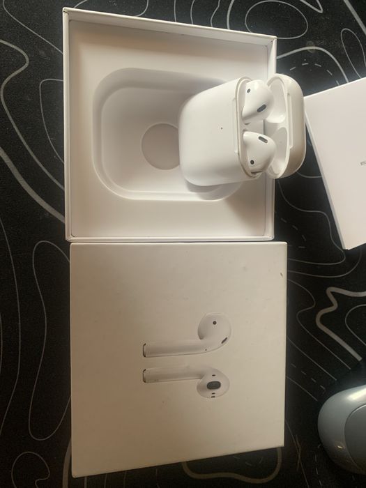 Sluchawka Airpods lewa + etui