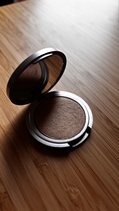 Rozswietlacz mary lou manizer the balm