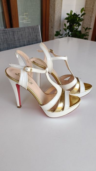 Sandália Branca e Dourada 36