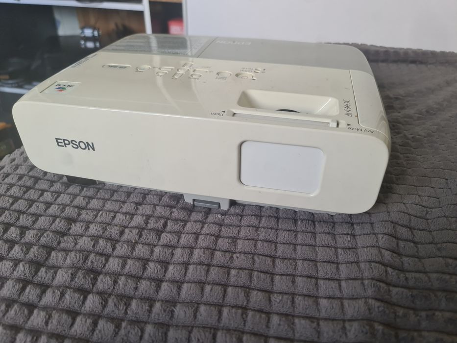 Проєктор epson 3LCD