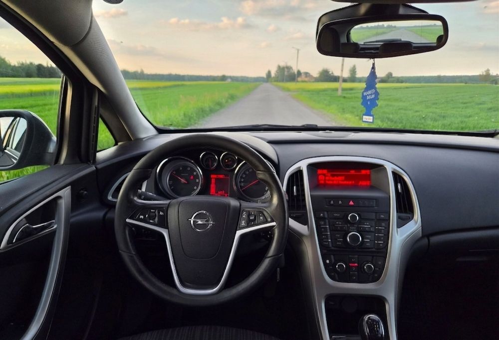 Opel_Astra_2011r_1.7_CDTI_6bieg_Kilma _niski_przebieg !