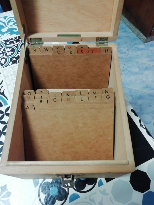 Caixa arquivo em madeira