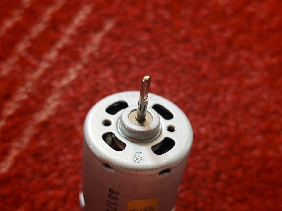 Silnik 12V, pod Bissell 12V DC 1030830, 3698V, SpotClean Pro 1558E 1558N