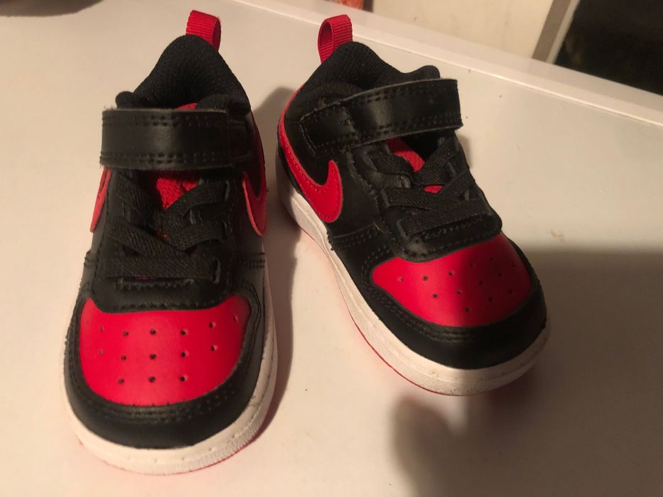 Buty sportowe dla chłopca firmy „Nike”, rozmiar 21, stan bardzo dobry