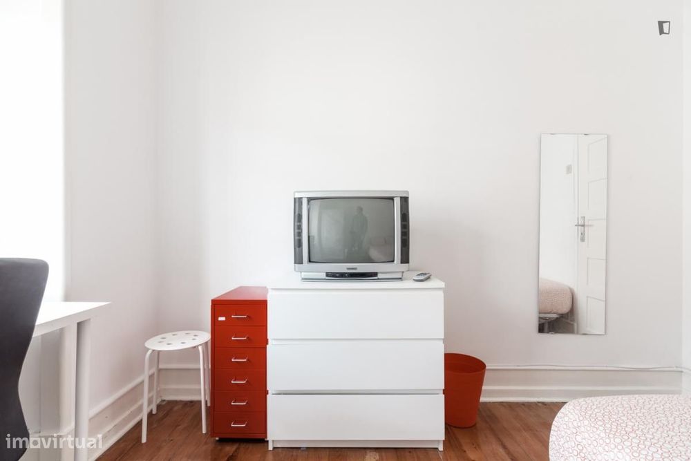 Quarto - localizado em Alameda Lisbon
