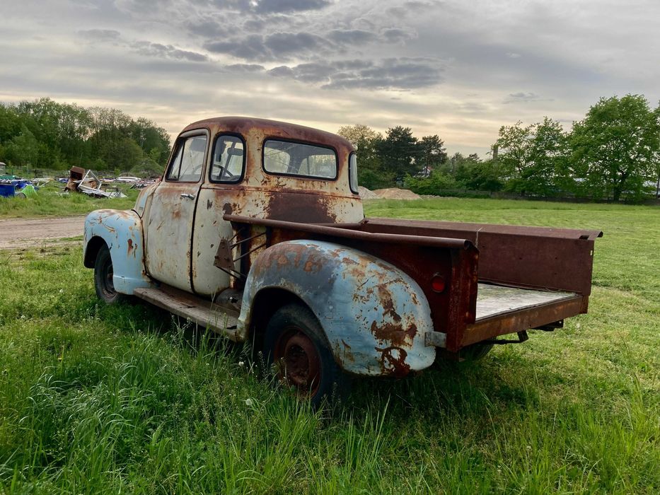 GMC 4500 Pick Up 1948r patyna wieloryb Five window