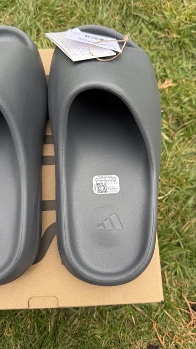 Klapki Adidas Yeezy Slide Dark Onyx