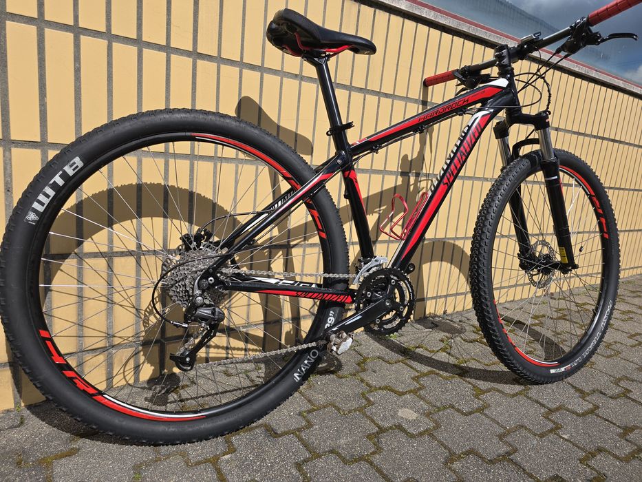 Bicicleta SPECIALIZED HARDROCK  29