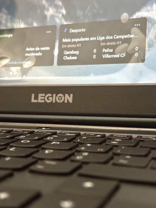 Portátil Gamer LENOVO