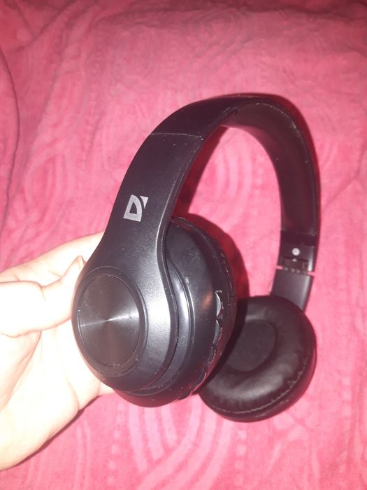 Наушники беспроводная стереогарнитура Defender FreeMotion B552 блютуз