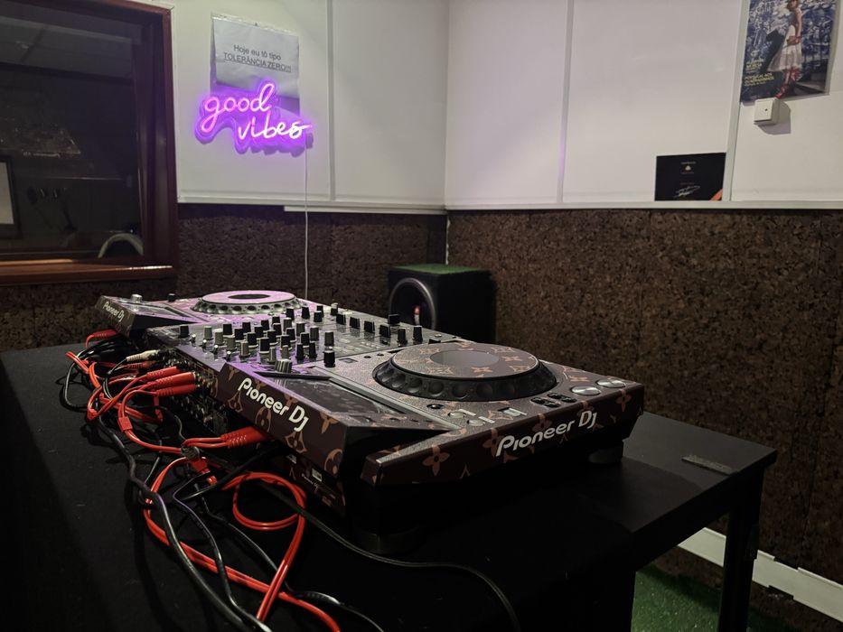 Sala de Ensaio para DJs – DJM 800 + XDJ 1000MK2
