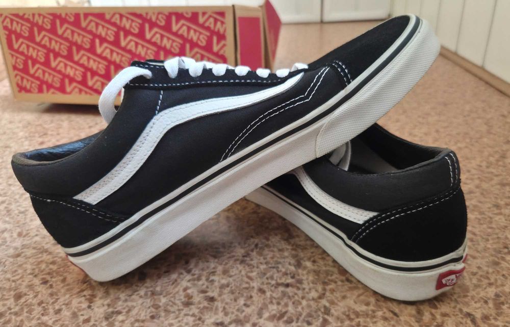 Кеди Vans Old Skool Black/White, розмір 42