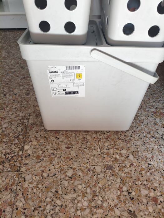 Caixotes lixo com armação