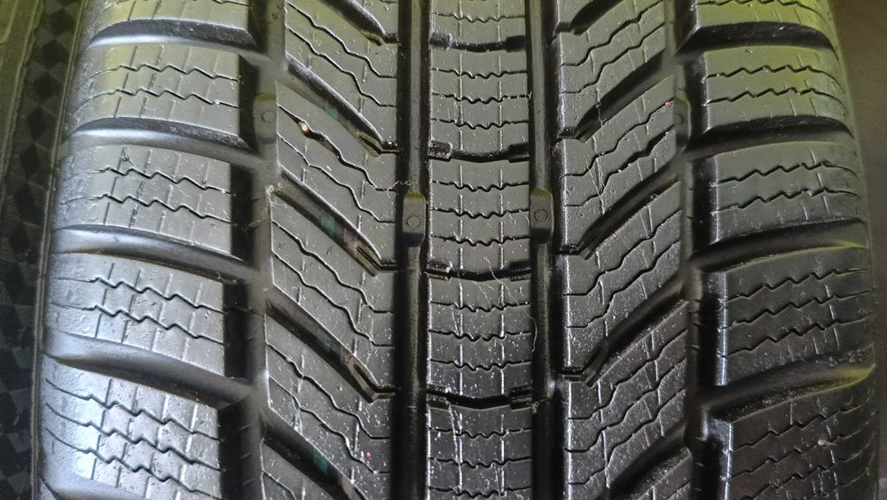 Opony zimowe 4 sztuki 205/60R16 92H Continental Winter Contact TS870P 61E2