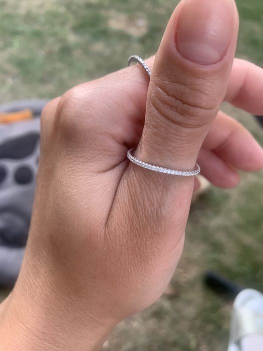 Piękny pierścionek ze srebra próby 925 z moissanitami 19r.