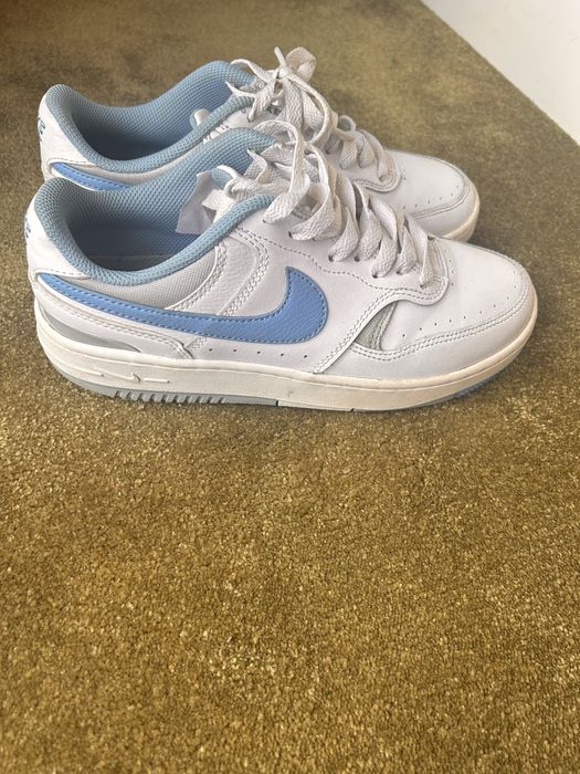 Sapatilhas Nike em bom estado