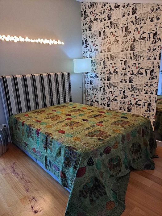 Colcha em patchwork, artesanal, cama de casal.