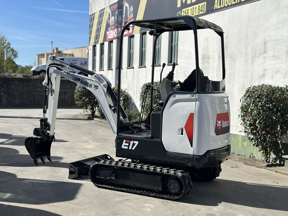 Mini-giratória BOBCAT E17