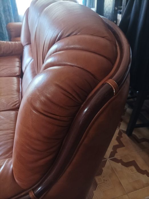 Conjunto Sofás em pele genuína