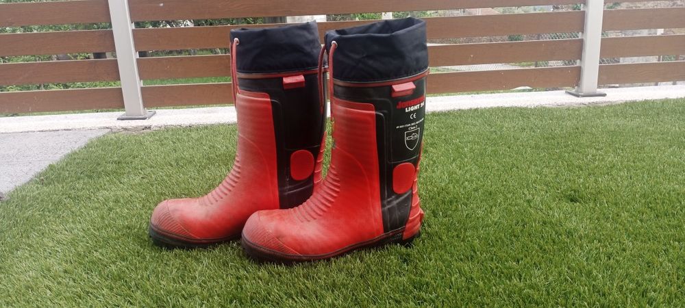 Waterproof Chainsaw Boots462884302331596800