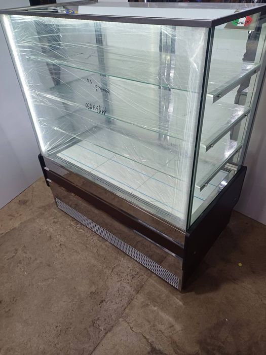 Холодильна вітрина КУБ з динамічним охолодженням в наявності
