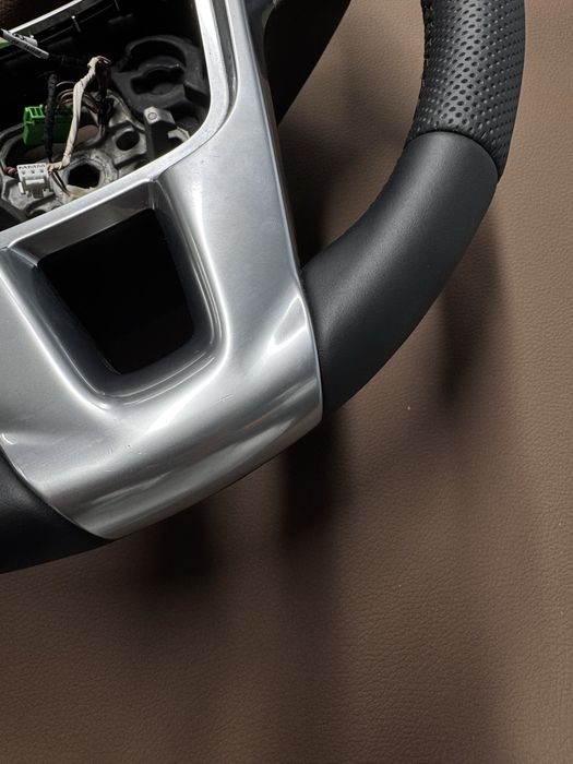 Перетягнуте кермо Volvo V40 на обмін