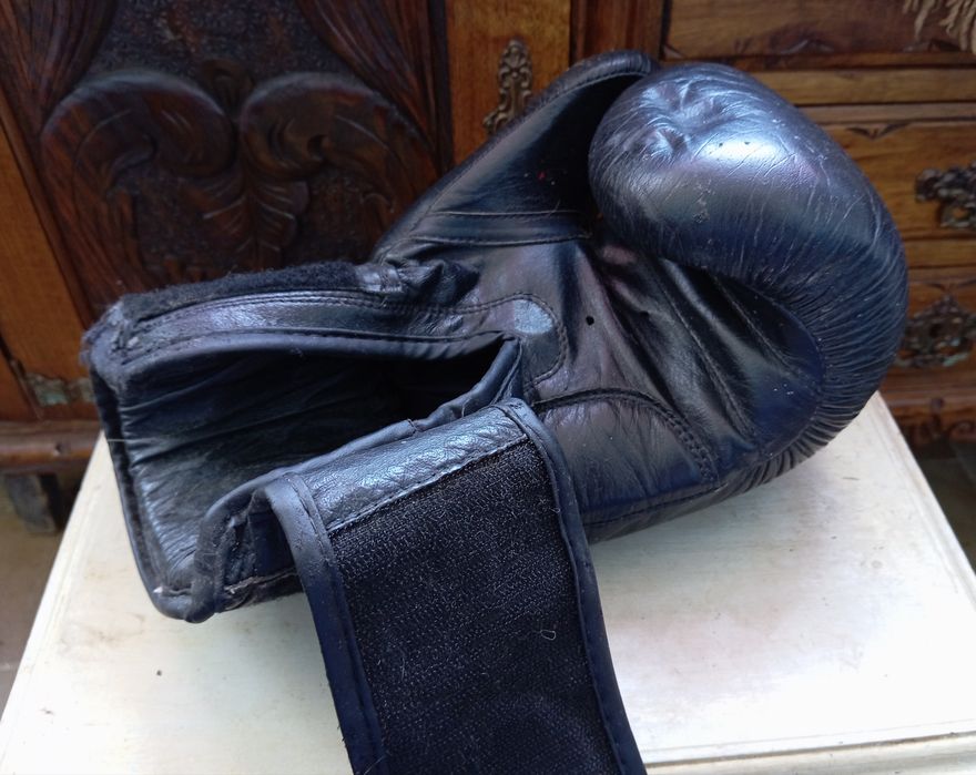 Luva de boxe antiga Dae do