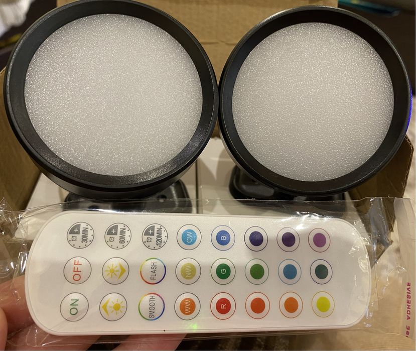 Світлодіодні лампи з пультом дистанційного керування.