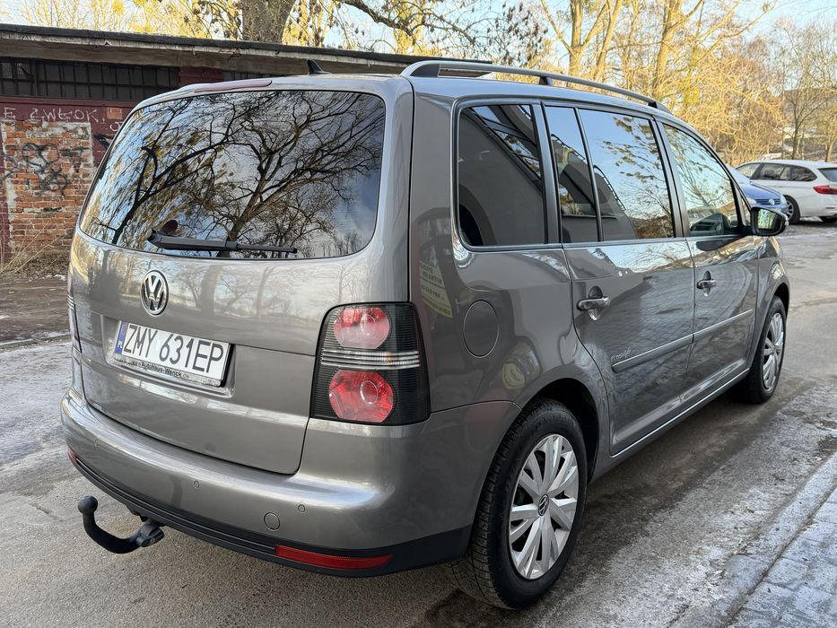 VW Touran 1.6 MPI 102KM 2010R FreeStyle PDC Navi Hak CarPlay Tempomat