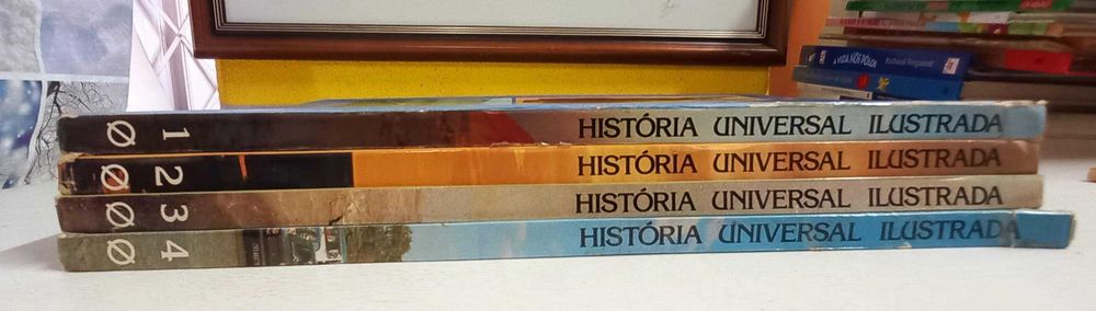 História universal ilustrada - 4 volumes
