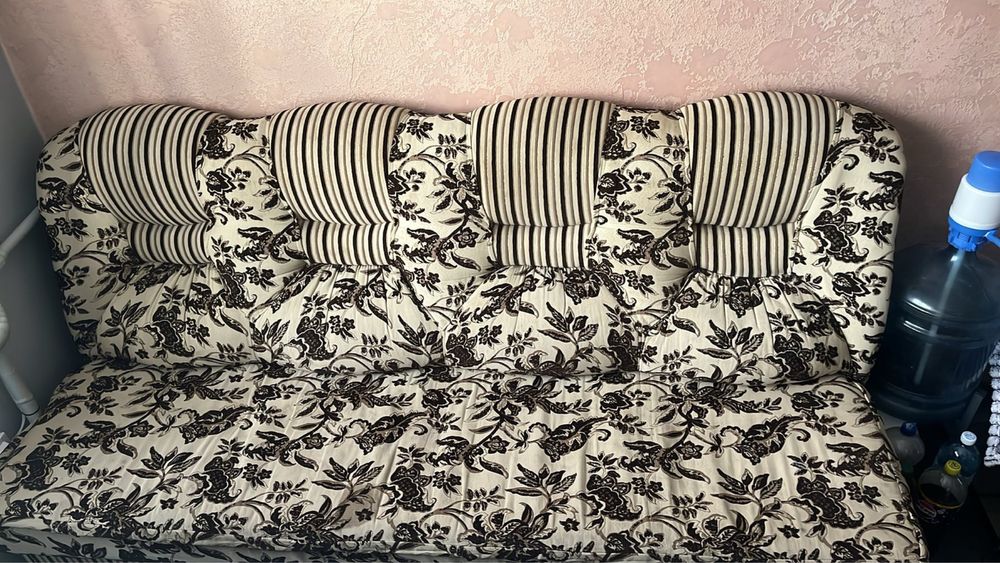 Диван в нормальному стані