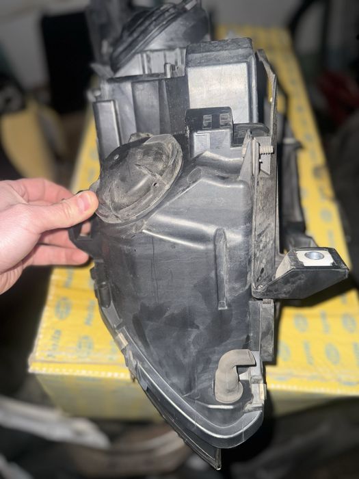 Фара  е60 bmw b/y