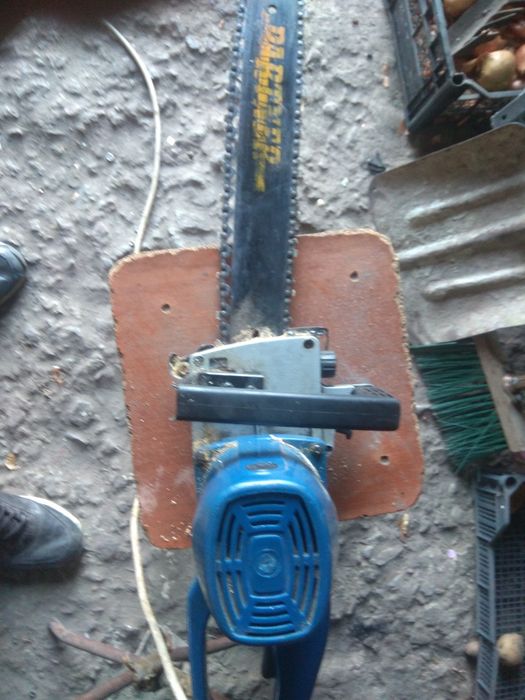 Продам електропилу партнер