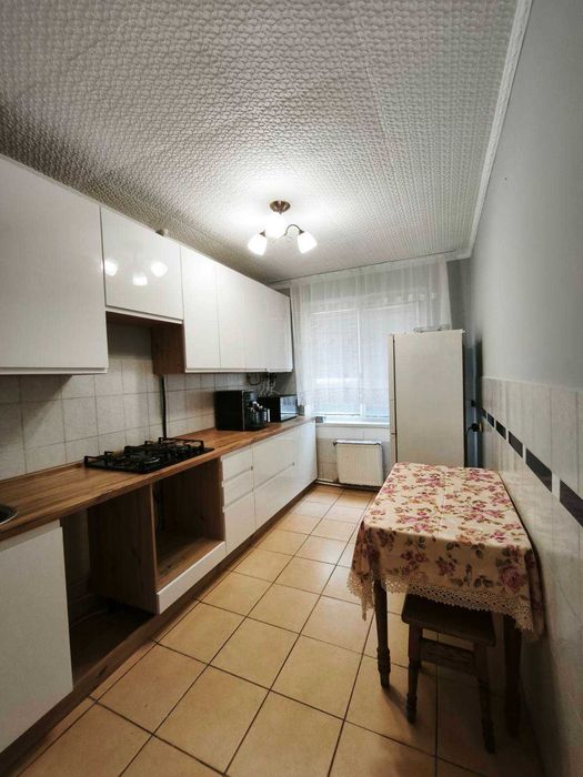 Продається 3-кімнатна квартира по вул. Сікорського Код: 52908