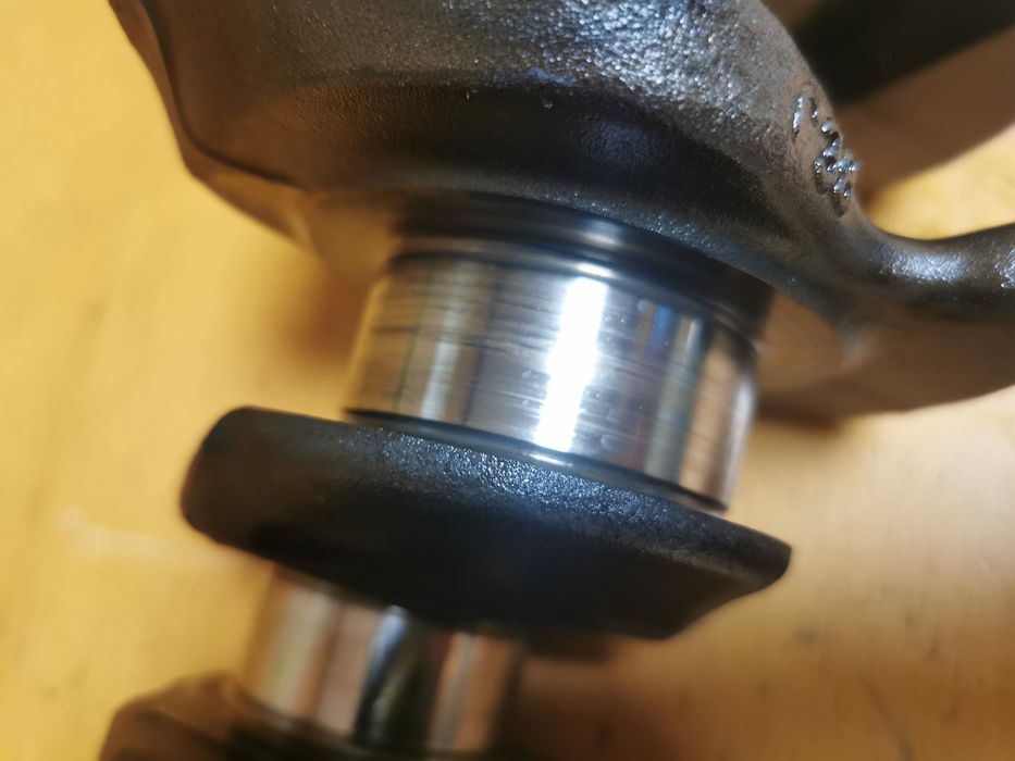 Wał korbowy bmw x6 e71  lci 30D 306km n57d30b