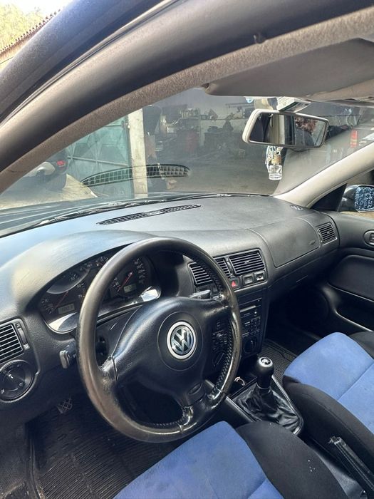 Vw Golf  4.   1.6
