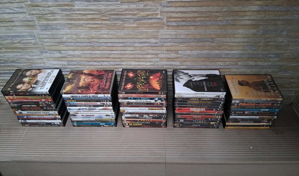 Vende-se Conjunto 73 DVD`s de Filmes