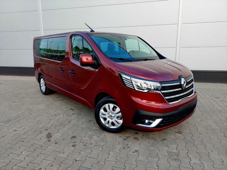 Wynajem busa 8 i 9 osobowego Renault Trafic extralong manual automat