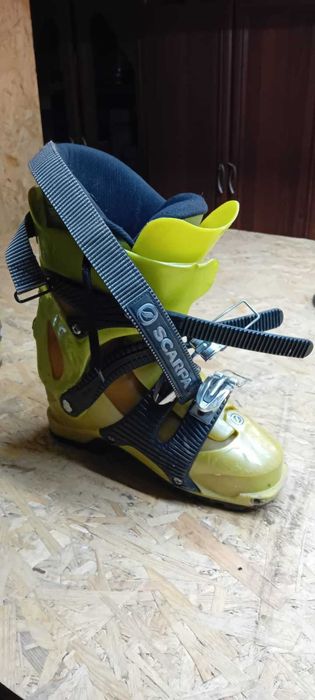 Buty narciarskie skitury buty skiturowe 41/42 skorupa 305mm + narty