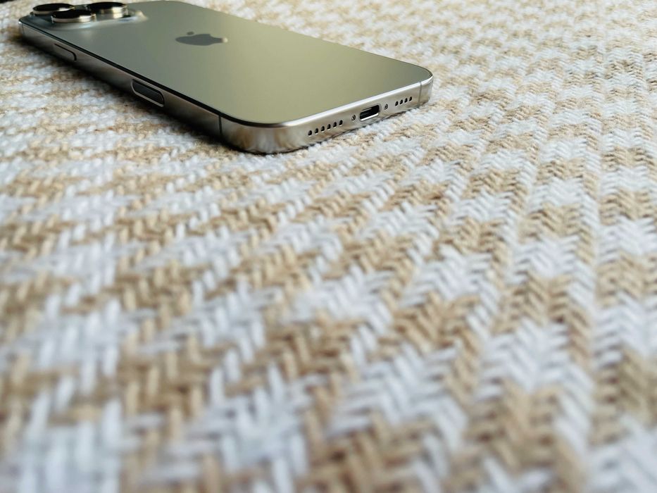 IPHONE 16 PRO MAX 256Gb 76ц. Natural Titanium NEVERLOCK Demo ( 87480)