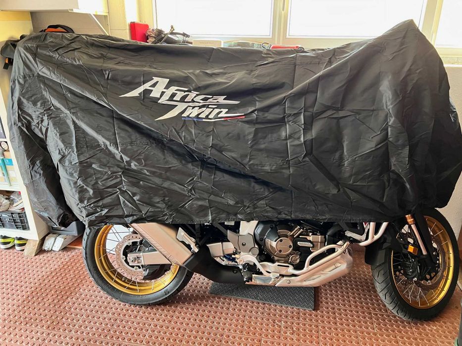 Honda Africa Twin adventure sports dct 2024 com 2200 Kms, em garantia