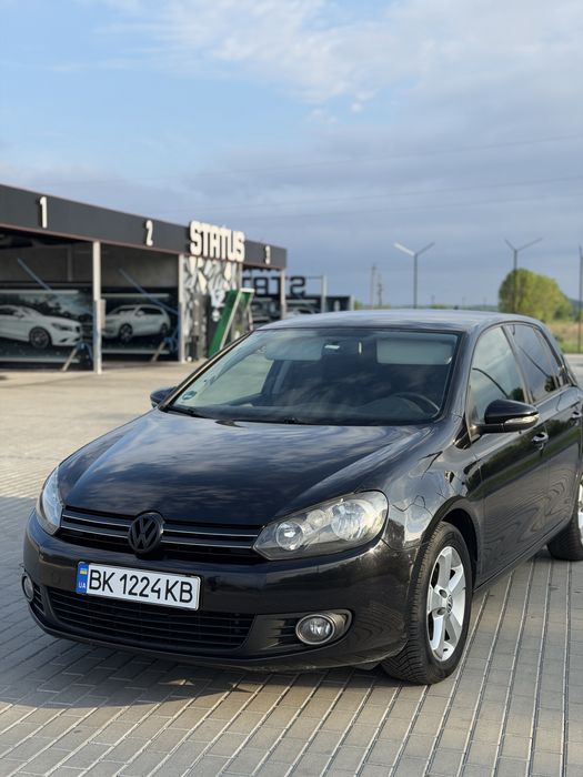 Volkswagen Golf 2010 бензин 1.4