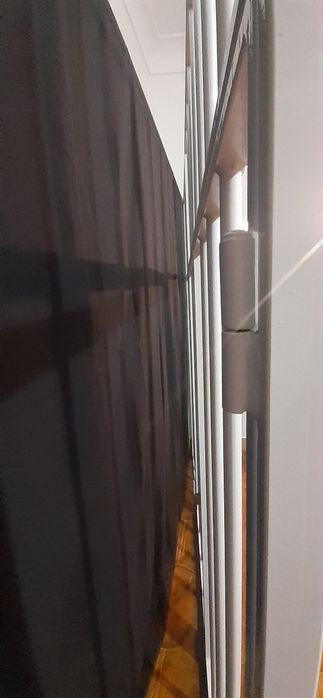 Grades de proteção novas, pintura epóxi, com abertura e fechadura..
