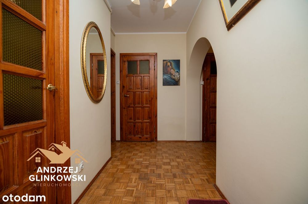 Mieszkanie Z Garażem W Bryle Budynku