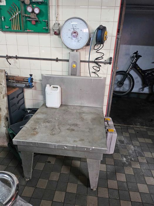 Balança inox que pesa até 300kg