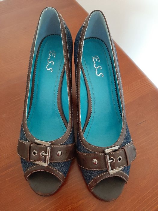 Sapatos de cunha