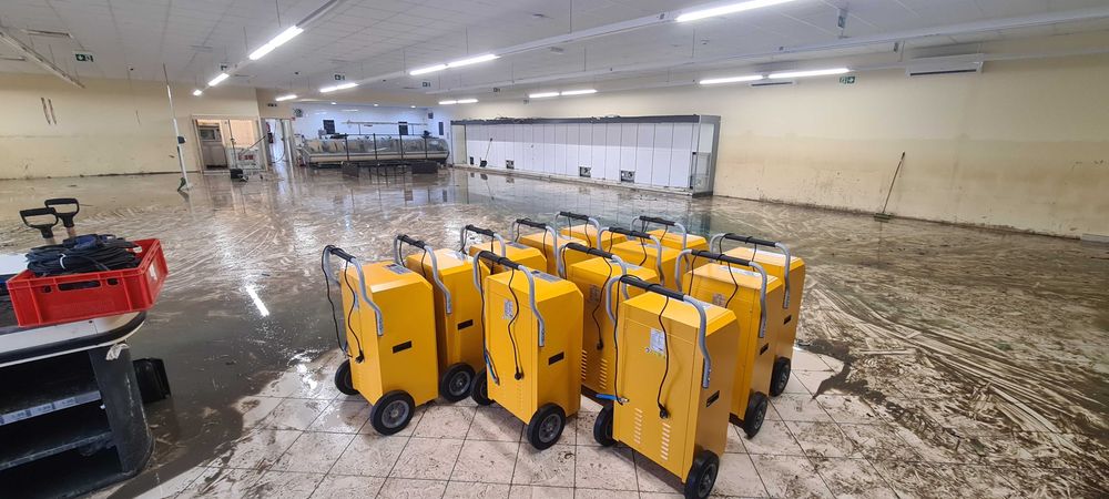 WYNAJEM Osuszacz powietrza Osuszanie po tynkach wylewkach zalaniu